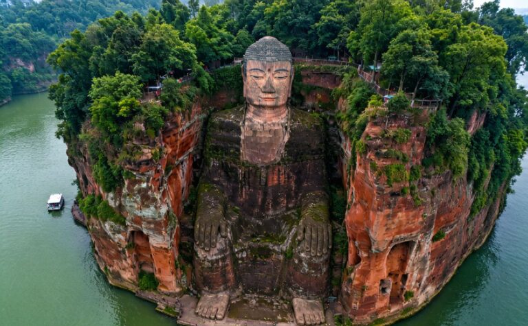 Chengdu Leshan Giant Buddha Guide: Day Trip & How to See the Statue