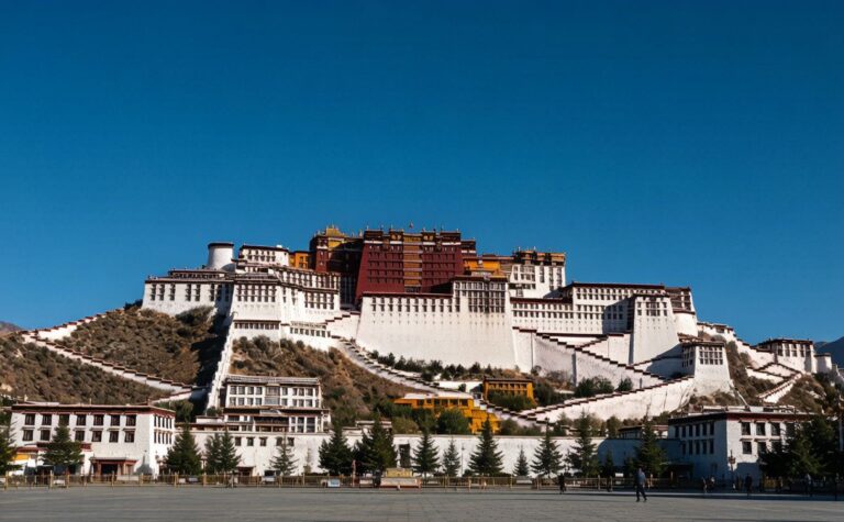 Lhasa, Tibet, China Travel Guide: Potala Palace & High-Altitude Spirit
