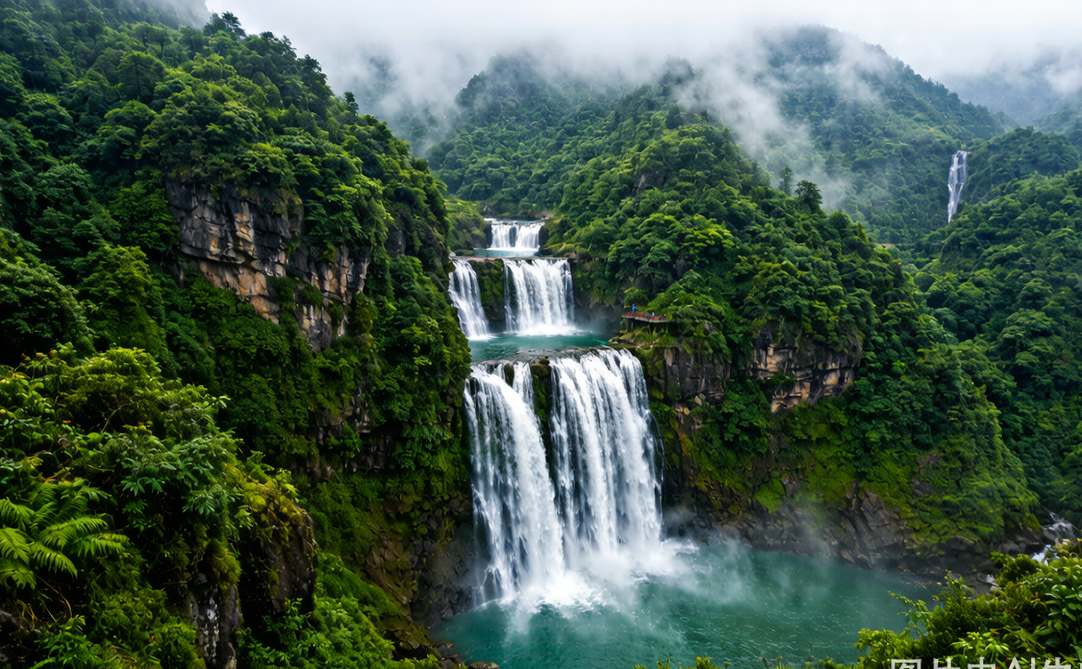 Mist-wrapped Lushan peaks above sea of clouds
