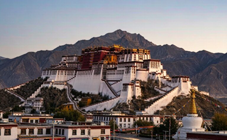 Potala Palace Lhasa Guide: Tickets, Altitude & How to Visit
