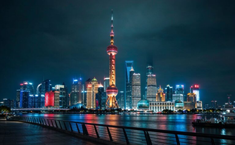 Oriental Pearl Tower Shanghai: Night View Guide