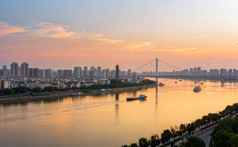 Anqing Travel Guide: Yangtze River City and Gateway to Anhui Mountains