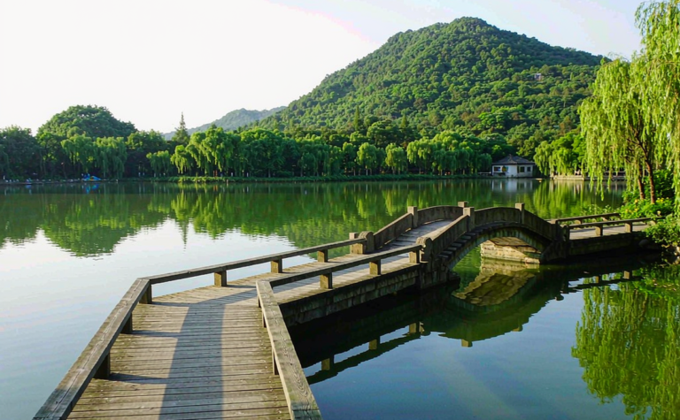 Changshu Travel Guide: Yushan Hill, Shanghu Lake and Old Canal Lanes