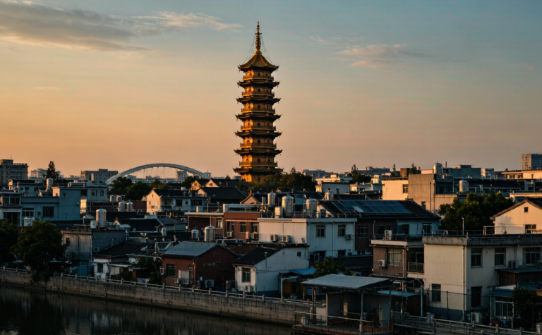 Changzhou Travel Guide: Pagodas, Theme Parks and Canal Lanes in Jiangsu
