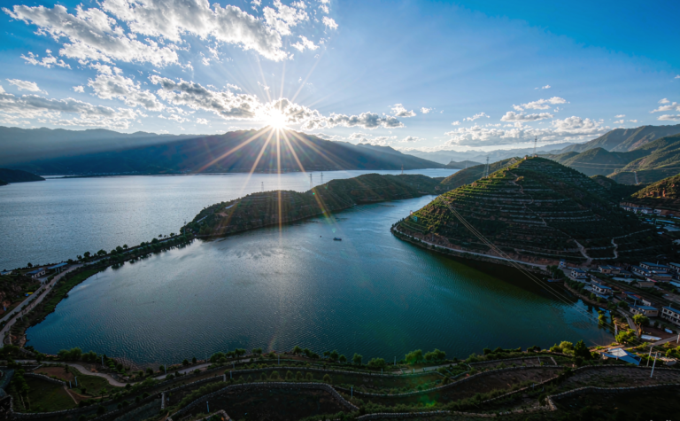 Chenghai Lake Guide: the Warm Salt Lake of Northwest Yunnan