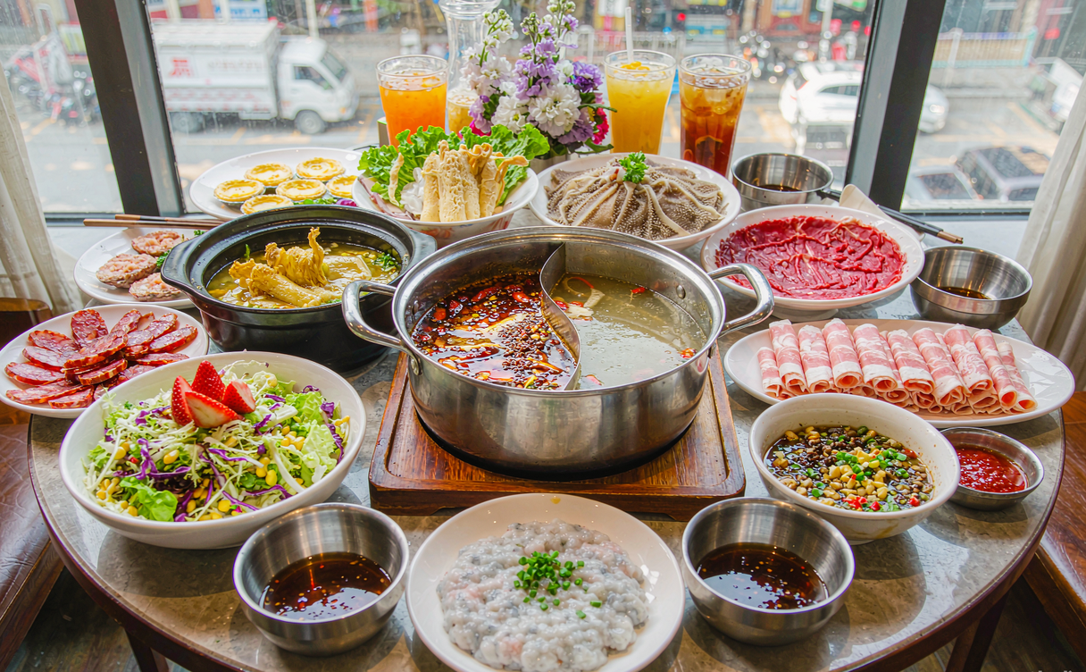 nine-grid Chongqing hotpot with chilies and peppercorns