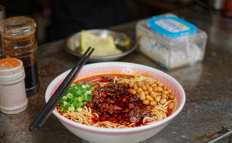 Chongqing Xiaomian Guide: The Noodles That Wake the City