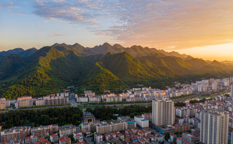 Dazhou Travel Guide: Sichuan’s Mountain Foothill City on the Rail Line
