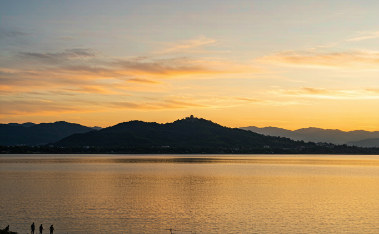 Dianchi Lake Guide: Kunming’s Highland Lake and Western Hills