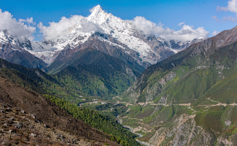 Haba Snow Mountain Guide: The Trekker’s Peak Above Tiger Leaping Gorge