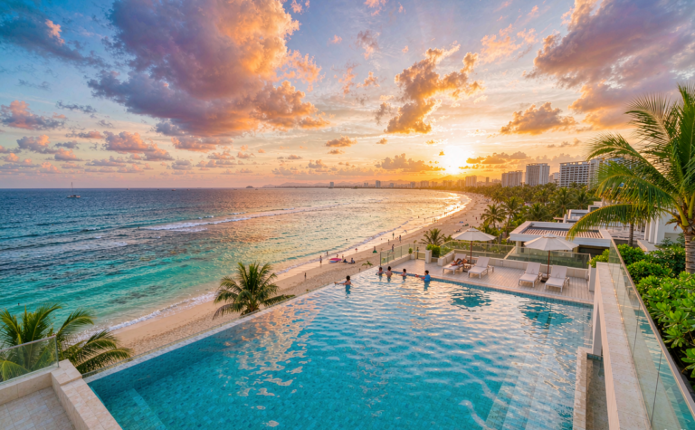 Hainan Luxury Resorts Guide: Best Beachfront Stays for Foreigners