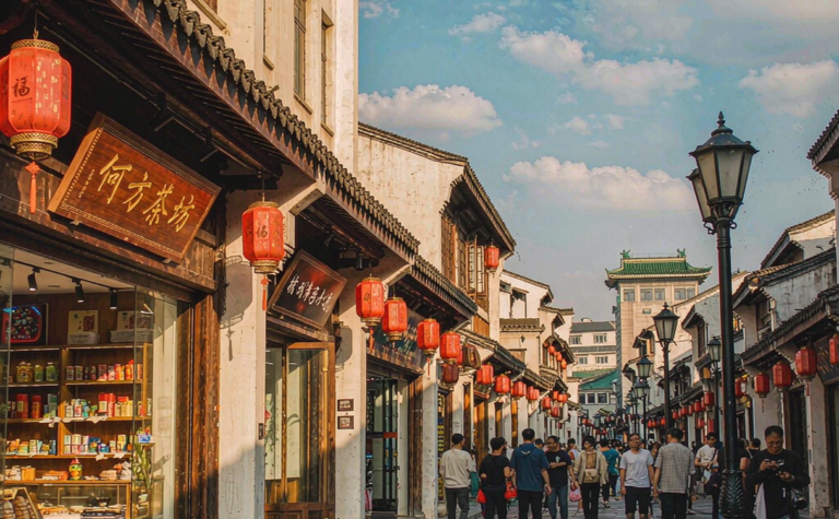 Hefang Street Hangzhou Guide: Snacks and Heritage in Old Hangzhou