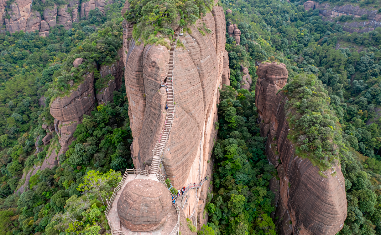 jianglangshan-danxia-guide - the three rock towers of Jianglangshan Danxia