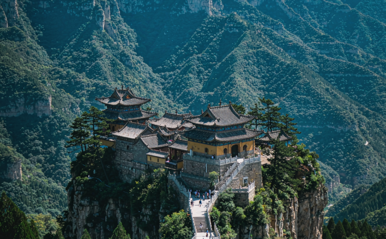 Mianshan Guide: Shanxi’s Cliff-Hanging Temples and Forested Peaks