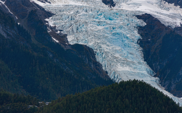 Mingyong Glacier Guide: The Icefall Beneath Meili Snow Mountain