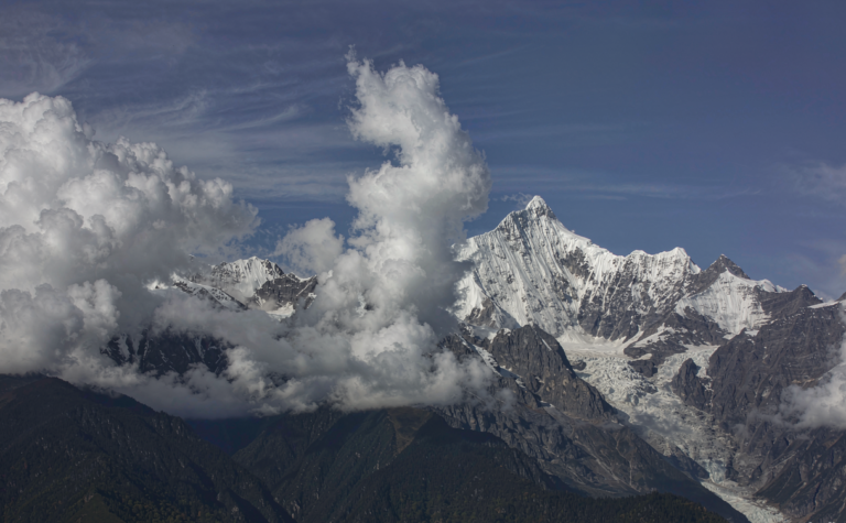Namcha Barwa Guide: The Sacred Peak Above the Yarlung Tsangpo