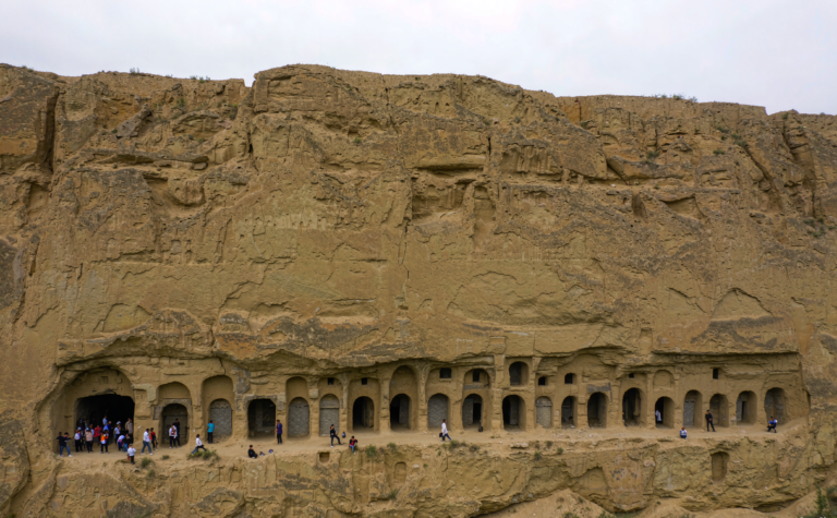 Qingyang Travel Guide: Loess Plateau Grottoes of Eastern Gansu