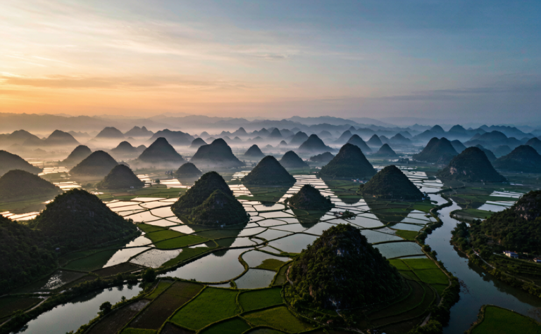 Qingyuan Travel Guide: Yingxi Karst Peaks, River Rafting and Hot Springs