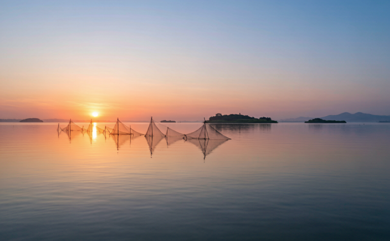 Taihu Lake Travel Guide: Cycling, Tea Hills and Island Villages