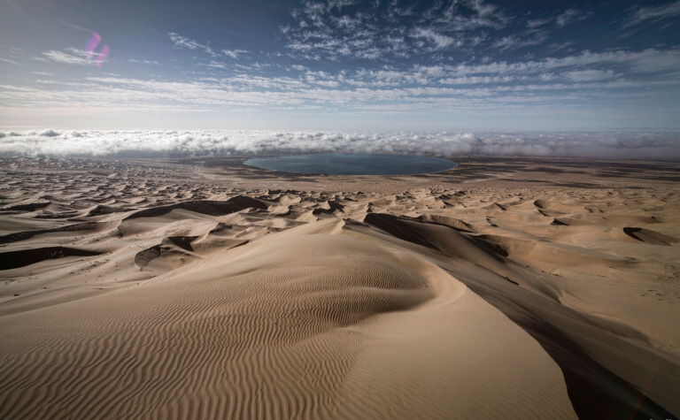 Tengger Desert Guide: Dunes and Lakes of Ningxia’s Sand Sea