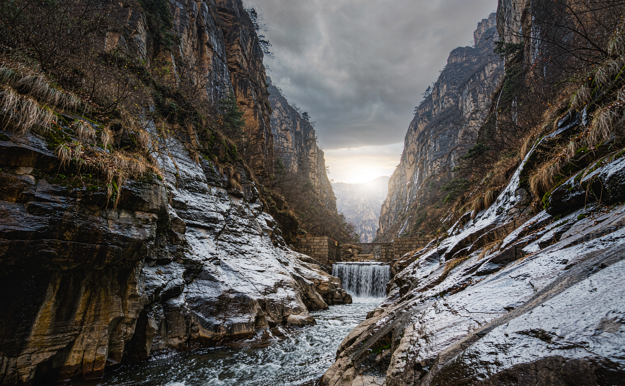 Red Taihang Mountain cliffs and gorge near Xingtai