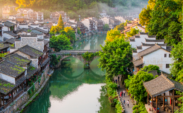 Yaoli Ancient Town Guide: Jiangxi’s Porcelain-Source Mountain Village