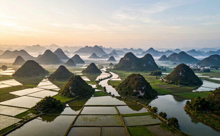 Yuxi Travel Guide: Fuxian Lake Beaches, Ancient Towns and Yunnan Food