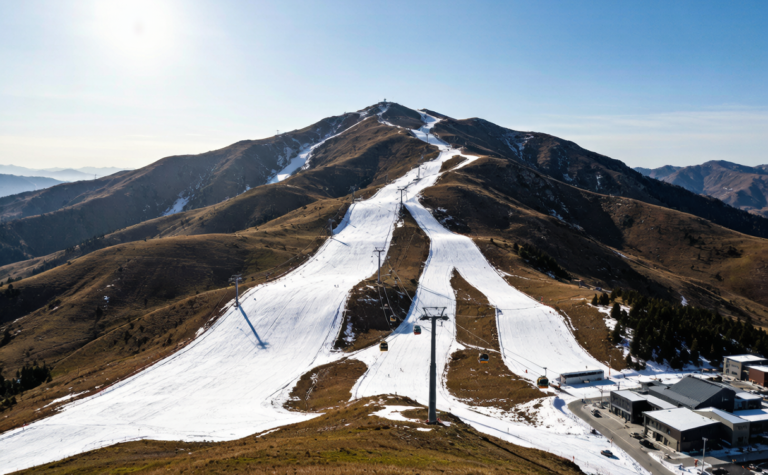 Zhangjiakou Travel Guide: Chongli Ski Resorts and the Bashang Grassland