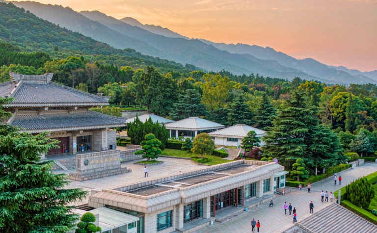 Zhuzhou Travel Guide: Hunan’s Lively City and Yan Emperor Mausoleum