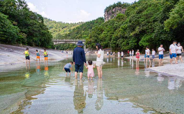 Baishuiyang, Fujian: The Flat Riverbed Water Plaza