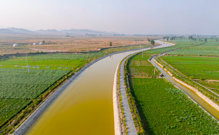 Bayannur Travel Guide: Hetao Plains, Wuliangsuhai Lake and Inner Mongolia