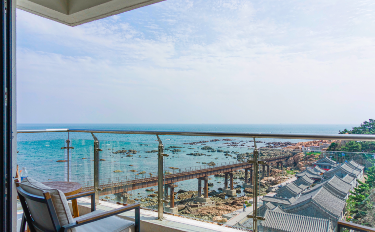 Best Hotels in Dalian: Seaside Stays, Squares and Russian Architecture