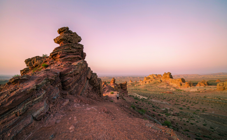 Binggou Danxia Guide: Zhangye’s Castle-Like Rainbow Rock Formations