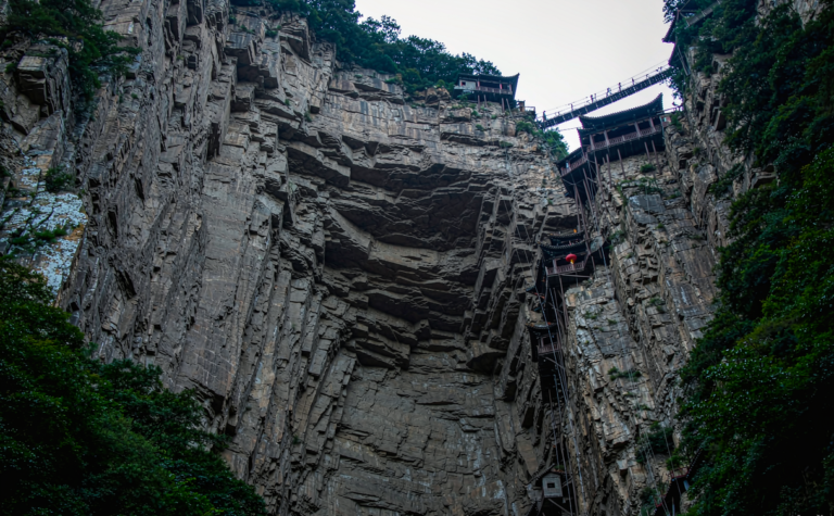 Cangyan Mountain Guide: Hebei’s Cliffside Hanging Bridges and Temple