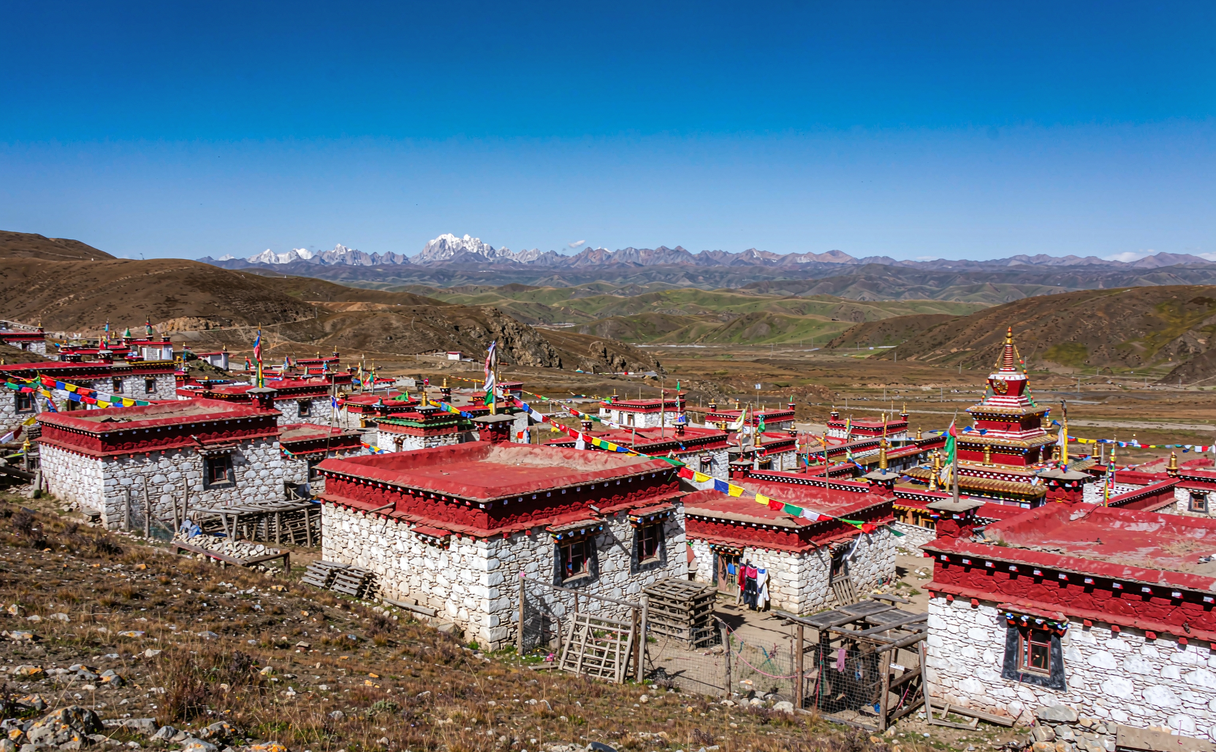 Ranwu Lake with snow-capped mountains in Chamdo, Tibet, China