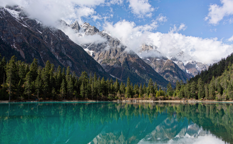 Chamdo Travel Guide: Eastern Tibet, China’s Gateway of Lakes and Salt Wells
