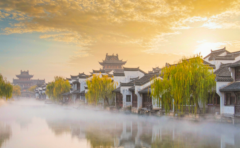 China Shoulder Season Guide: Beat Crowds and Save in Spring and Autumn