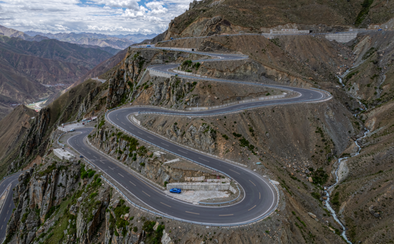 Sichuan-Tibet Highway Guide: Driving the G318 Overland Route