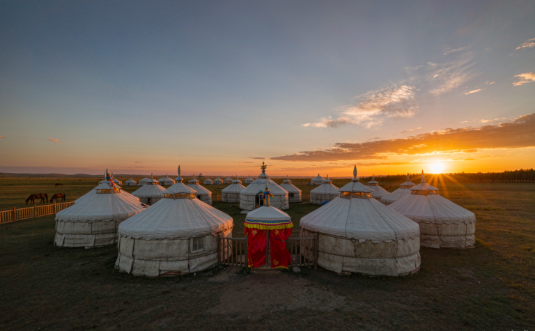 China Yurt Stays Travel Guide: Grassland Nights and Ger Camps