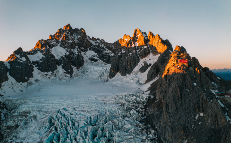 Dagu Glacier Travel Guide: Cable Cars to 4,860 Metres in Aba