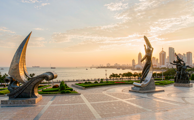 Dalian Xinghai Square Guide: Vast Seafront Plaza and Shell Museum