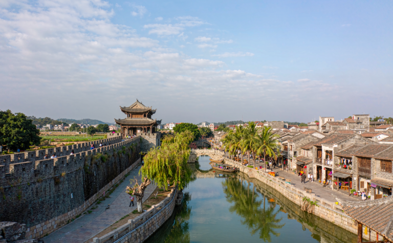 Ding’an Travel Guide: Ancient Town Charm & Lakes, Hainan