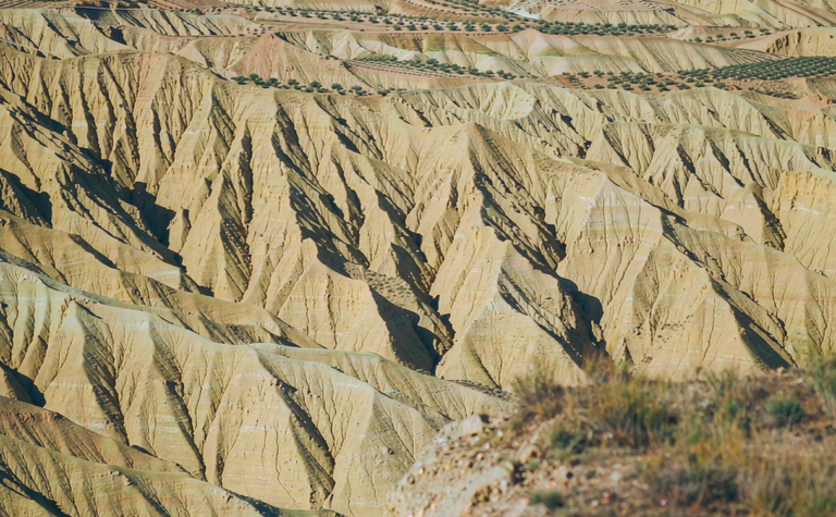 Dingxi Travel Guide: Loess Valleys and the Wei River Headwaters
