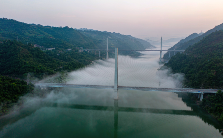 Duyun Travel Guide: Doupeng Mountain, Bridge City and Buyei Villages