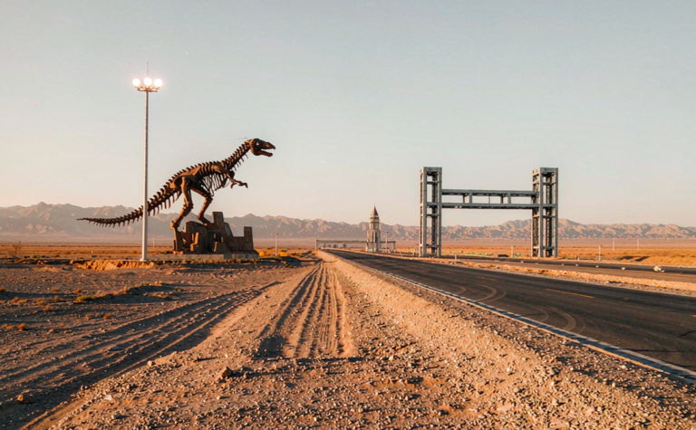 Erenhot Travel Guide: Dinosaur Fossils and the Sino-Mongolian Border