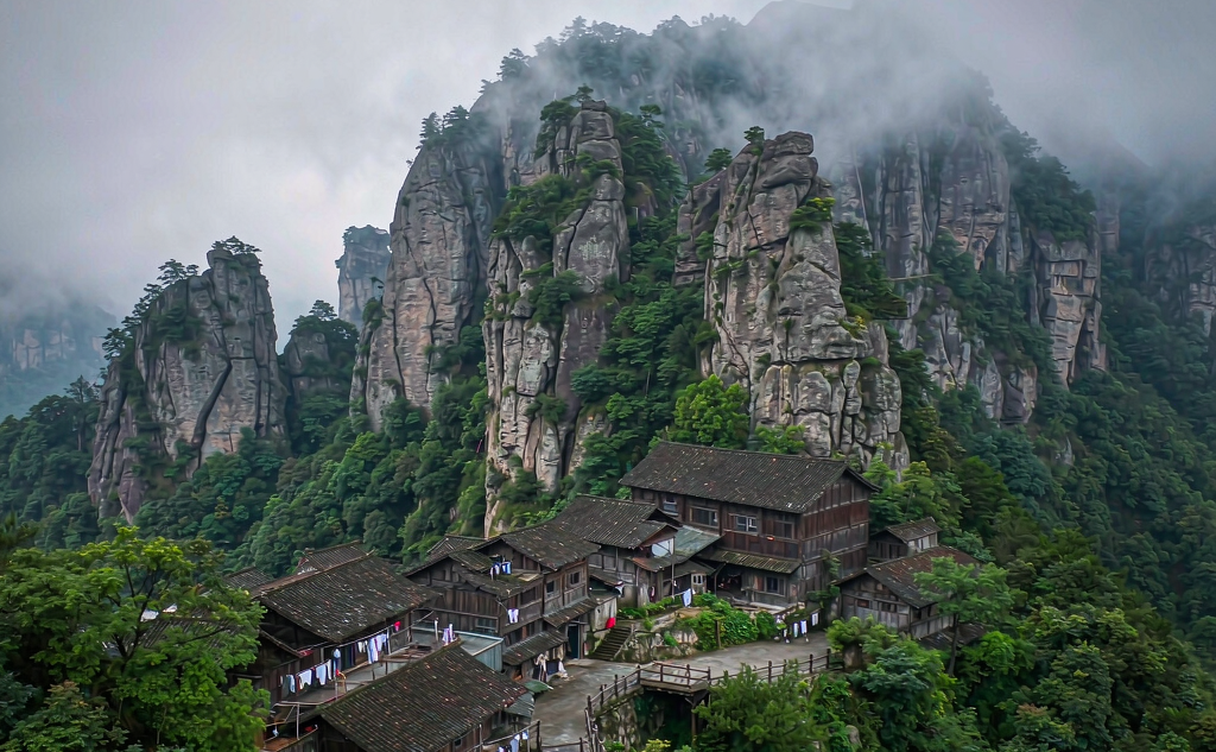 Foping Qinling forest trail in the reserve