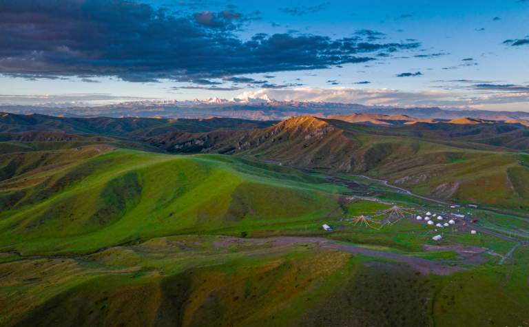 Golog Travel Guide: Amdo Tibetan Plateau of Qinghai
