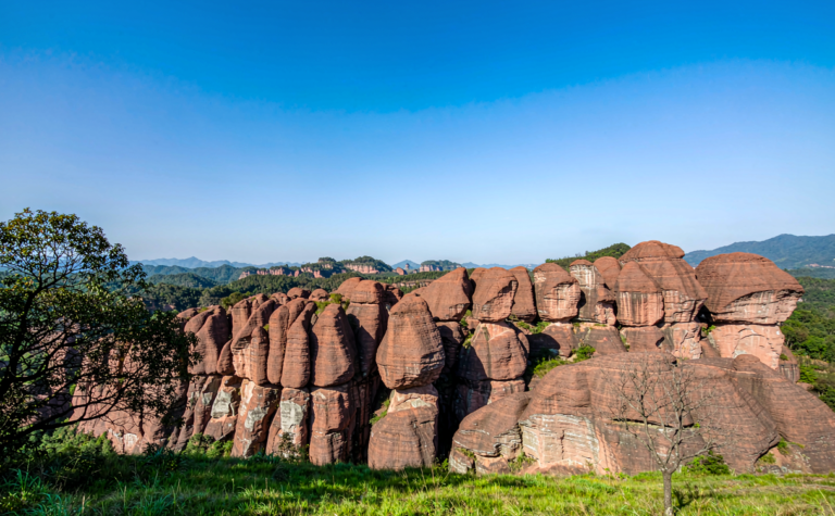 Guifeng Scenic Area: Jiangxi’s Turtle-Shaped Danxia Peaks