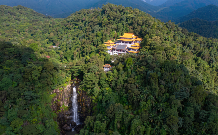 Guiping Travel Guide: Guangxi’s Xishan Mountain and Ancient Canal Town
