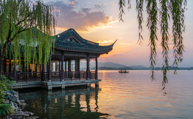 Hotels Near West Lake Hangzhou: Scenic Stays by the Water, China